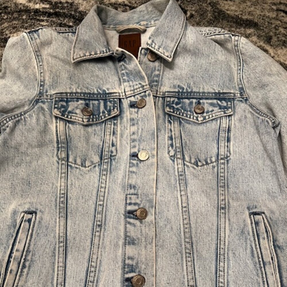 Vintage GAP denim trucker jean jacket. Light blue acid wash Women's Size Small - Picture 3 of 8